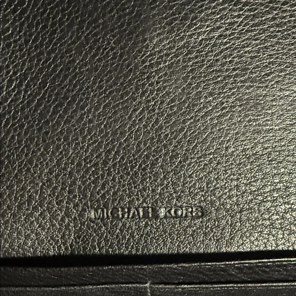 Michael Kors Fulton Carryall Wallet